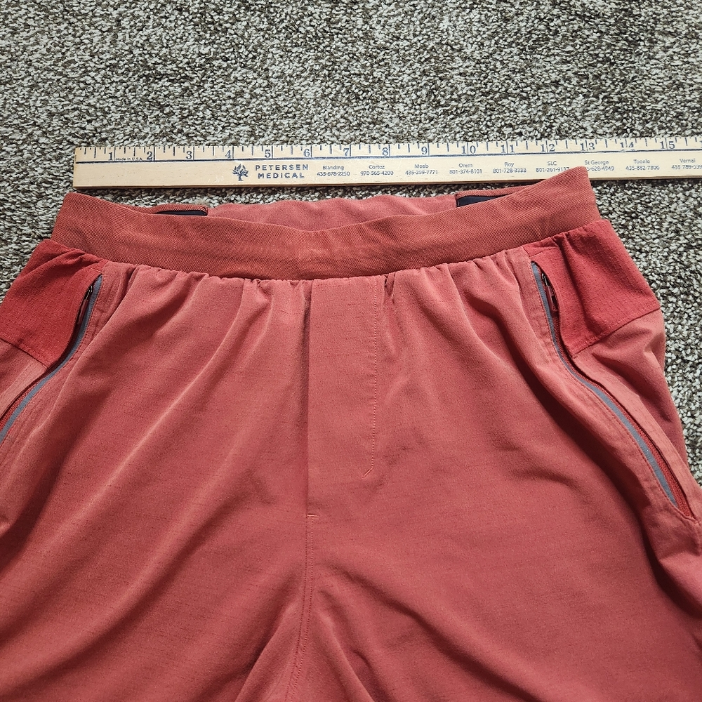 Lululemon Switch Up Running Short 6" Size Small - Picture 5 of 7